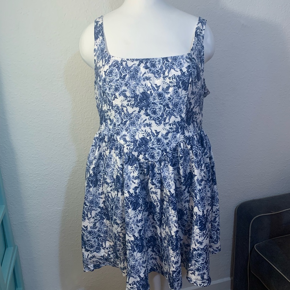 SHEIN Blue and White Floral Midi Dress